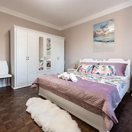 Apartment Amorentia *