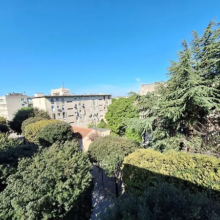 Amorentia 아파트 자다르